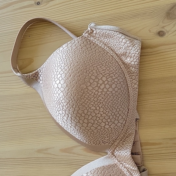 Warners Blissful Benefits Back-Smoothing Comfort Wireless Lift Bra 34C - Picture 3 of 6